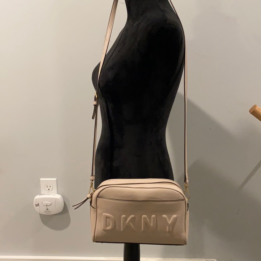 🔥🔥DKNY CROSSBODY